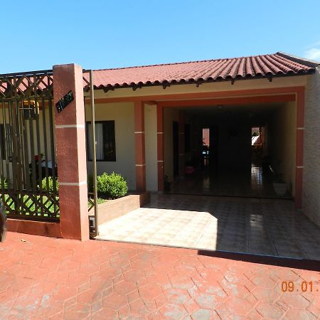 Casa Da Helo Quartos Em Foz Hotel Foz do Iguaçu Esterno foto